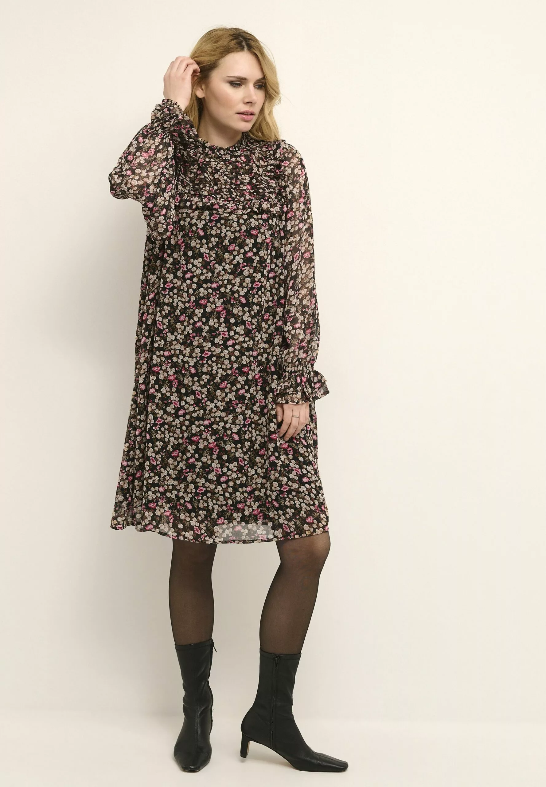 Culture Cutalia- Jurk - Black Flower - Afbeelding 2