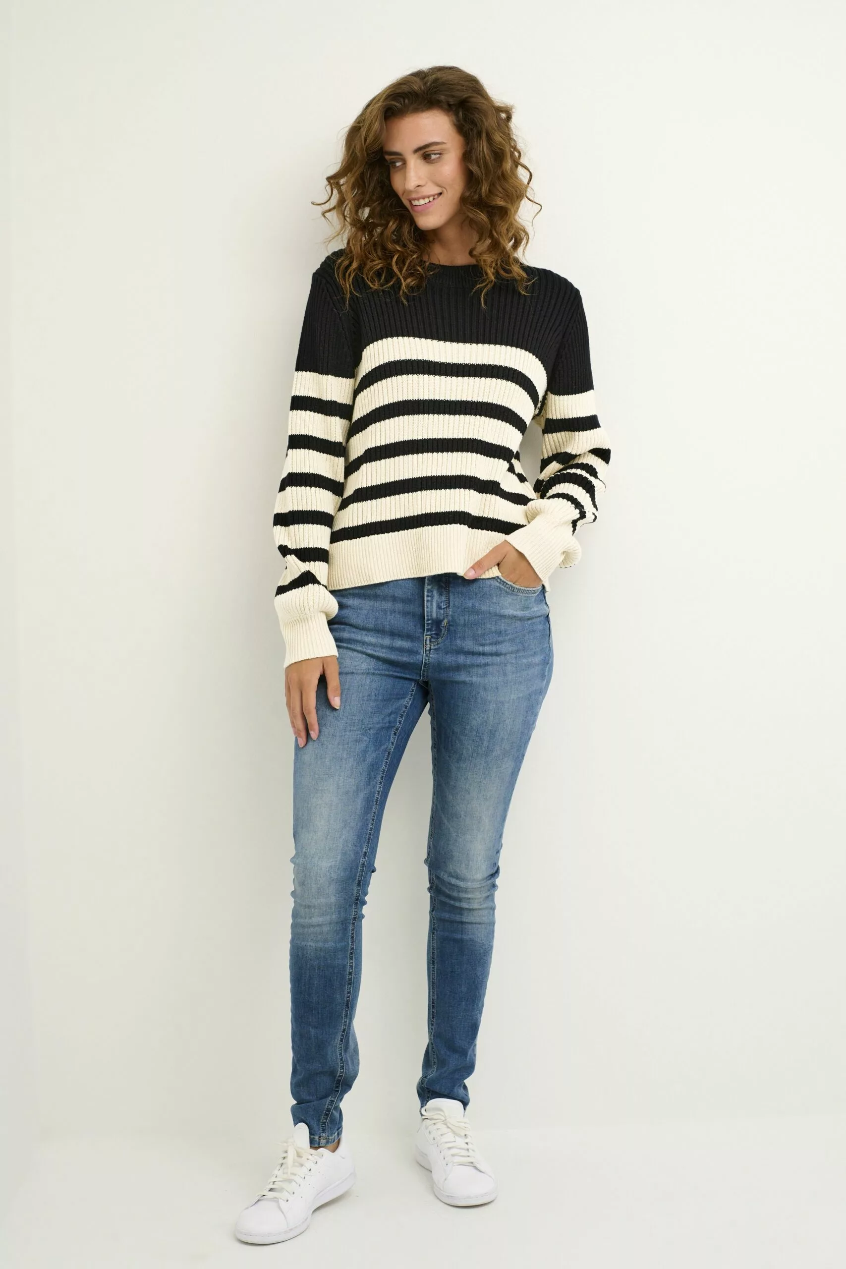 Culture Cuewy- Trui - Black - Afbeelding 2