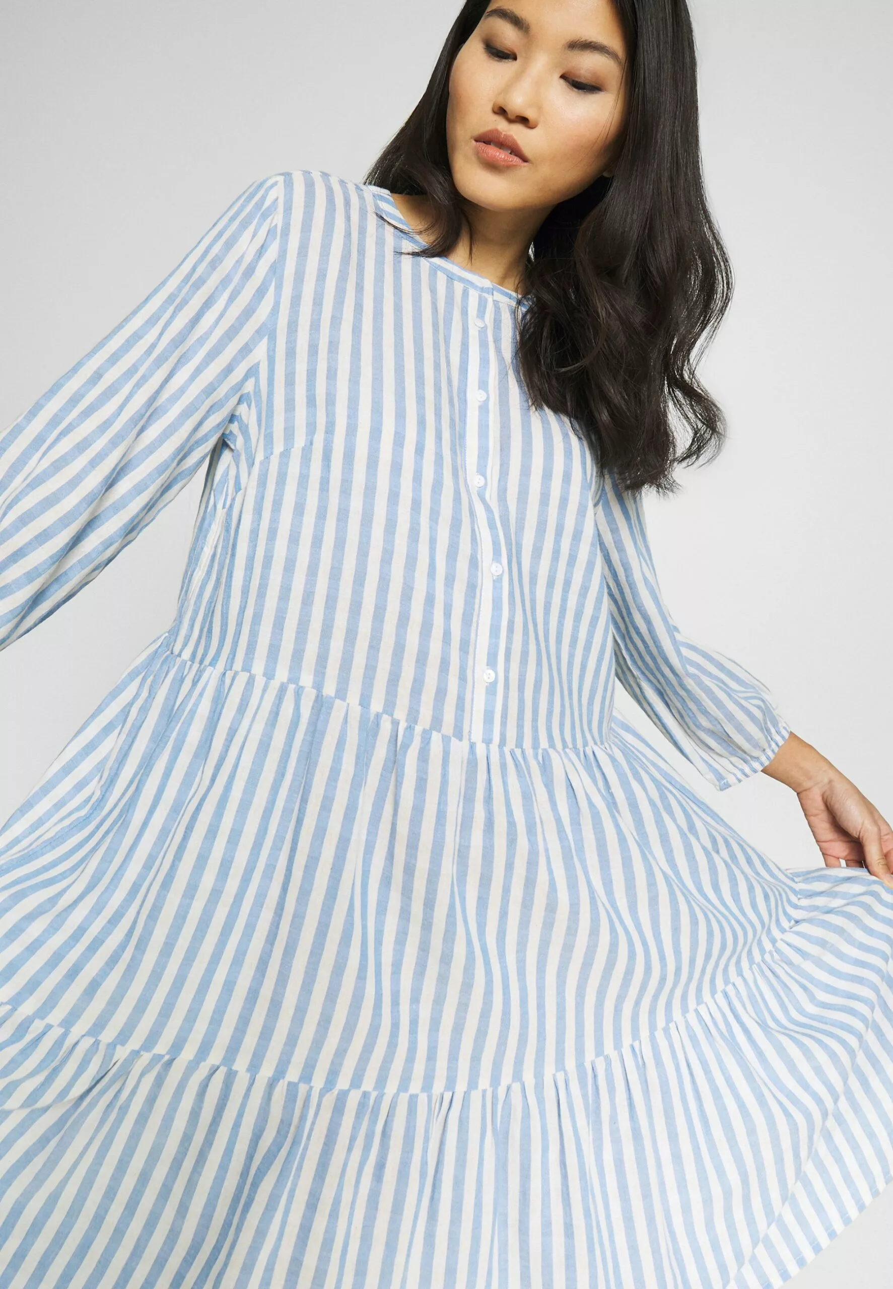 Culture Noor Stripe Dress - Blousejurk - Mazarine Blue - Afbeelding 4