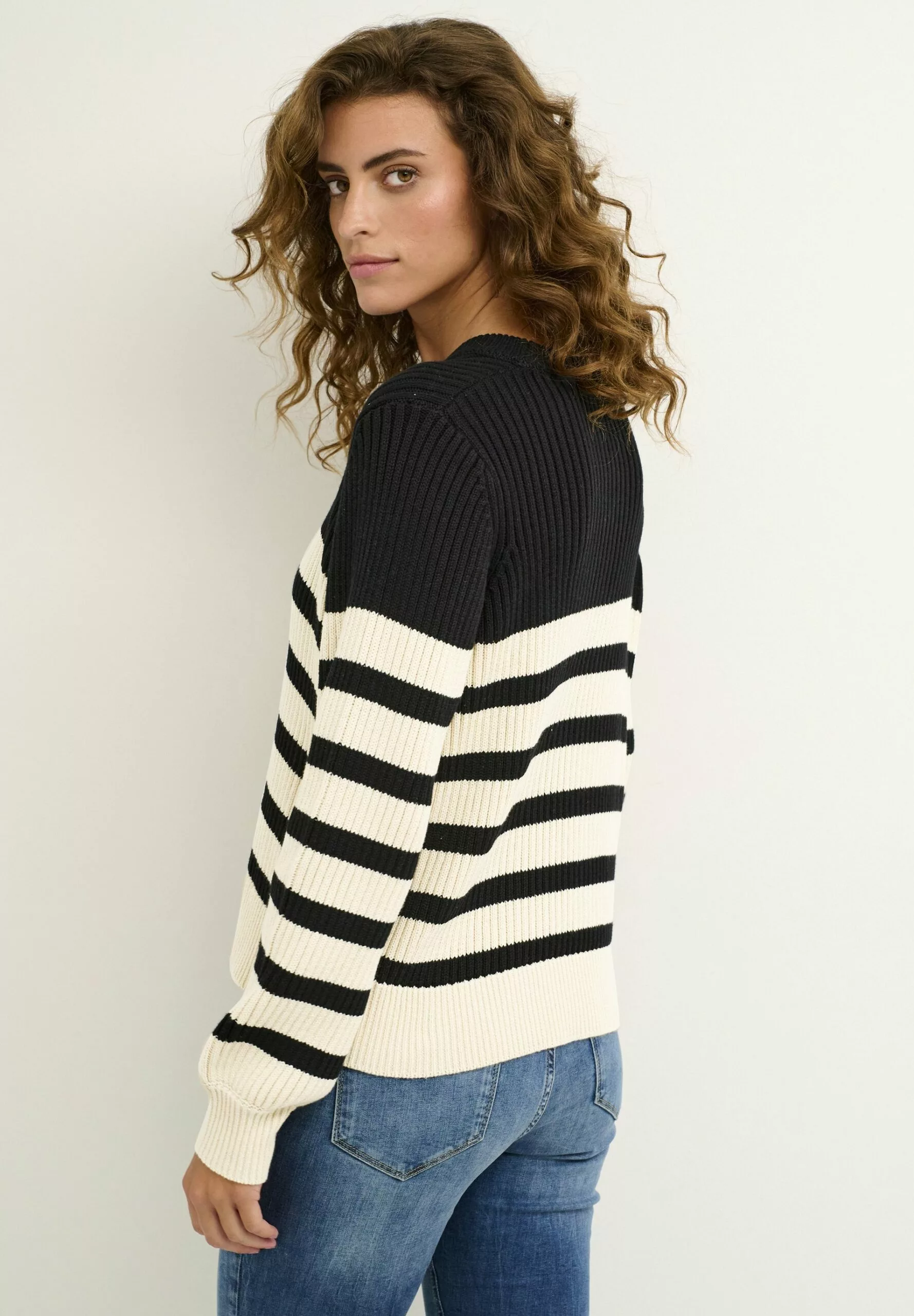 Culture Cuewy- Trui - Black - Afbeelding 3